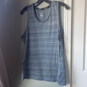 tank top bundle size M